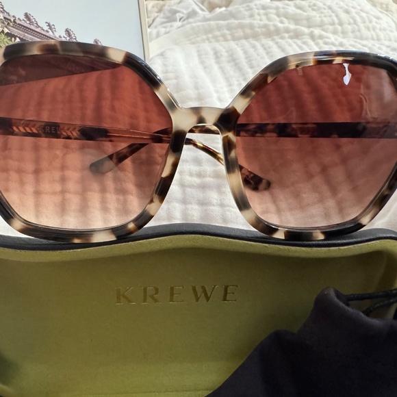 KREWE Jackie malt multi sunglasses black white new main image 6